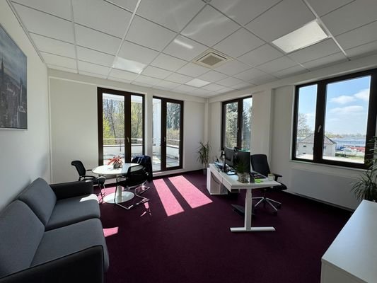 Büro2.JPEG