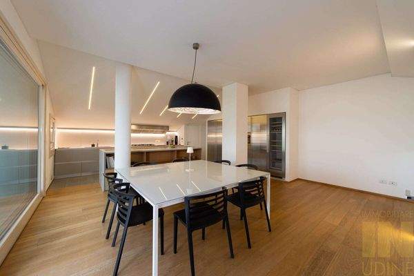 Luxuswohnung in Udine über 2 Etagen mit Panoramablick