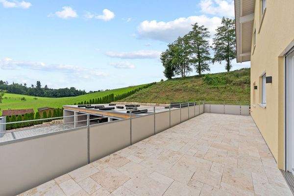 1. OG Südbalkon ins Grüne