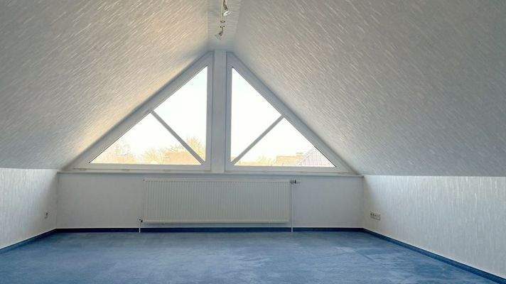 Kinder-/Schlaf- bzw. Hobbyzimmer im Dachgeschoss
