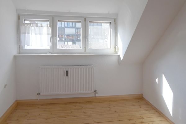 Zimmer im Altbau (OG)