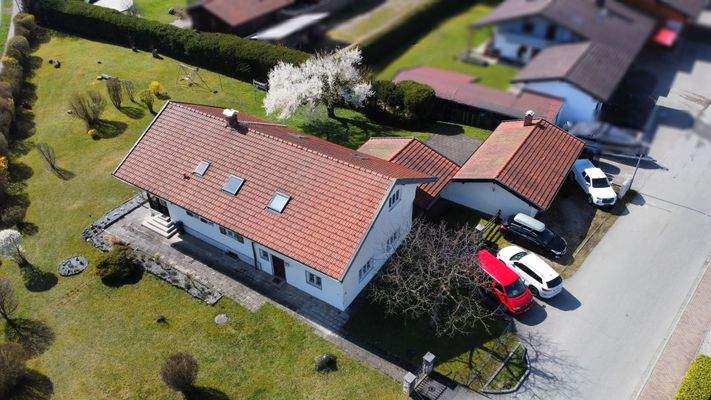 Außenansicht mit Garten 