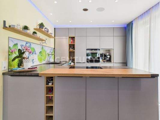 Sehr große Einbauküche