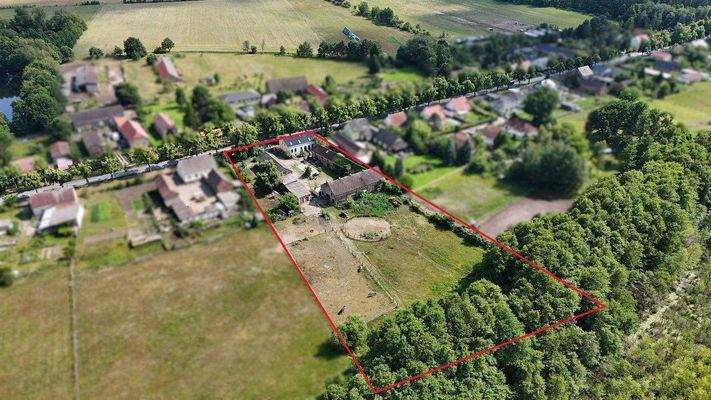 Grundstück Ansicht (rot makiert).JPG