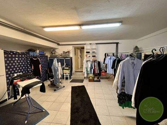 Riesiger Hauswirtschaftsraum