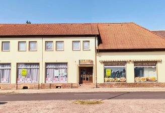 Gewerbeeinheit rechts