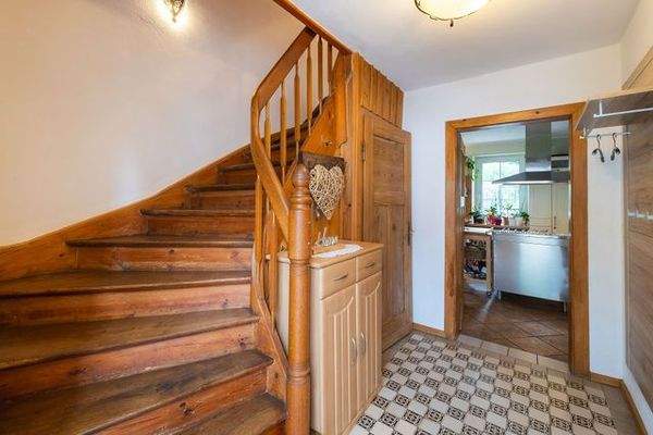 Treppe zum Obergeschoss