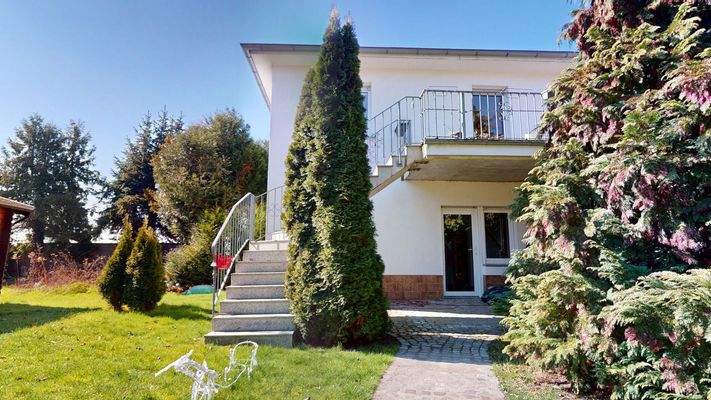 H1 Ansicht Gartenseite mit Treppe