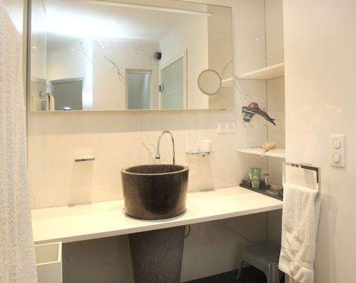 2. Waschbecken im Bad OG.jpg