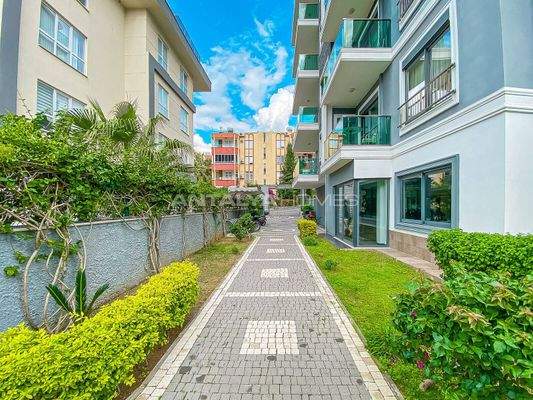 Furnished Property in a Complex 500 M from the Sea in Alanya