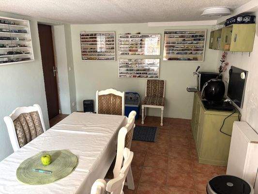 Freizeitraum im Keller