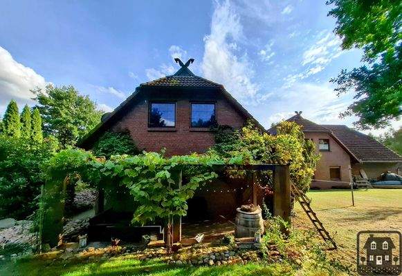 LANDLIEBE PUR: CHARMANTES ZWEIFAMILIENHAUS