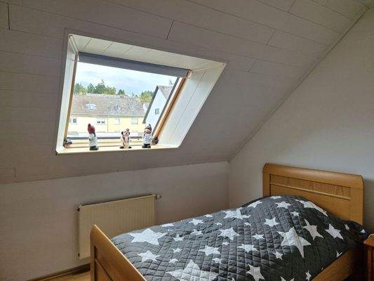 Schlafzimmer 4 - Dachgeschoß.jpg