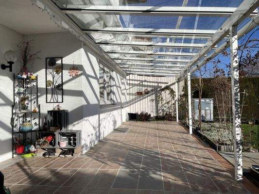Terrasse mit Glasüberdachung