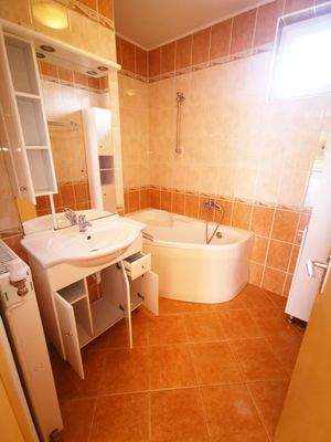 Badezimmer gr. Wohnung