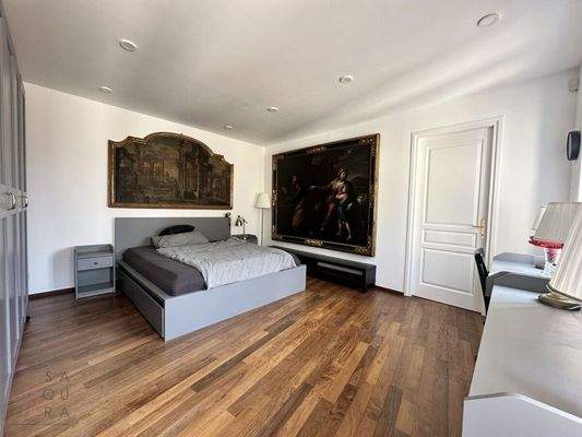 54DS2hh2LSjkrAyDcBGUzA