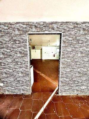 Durchgang zur Büroraum