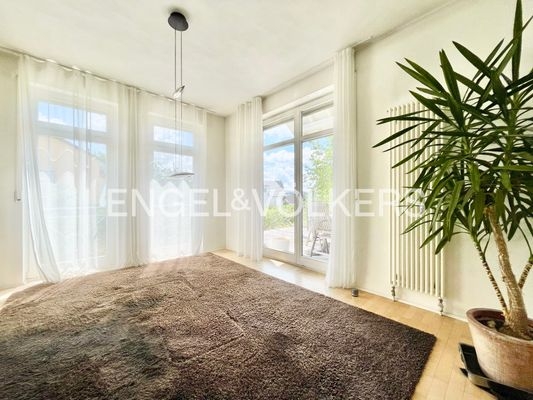 EG: Essbereich mit Zugang zur Terrasse