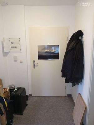 Flur mit Wohnungstür