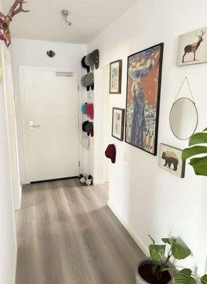 Flur Bild 2 - (KI generiert)