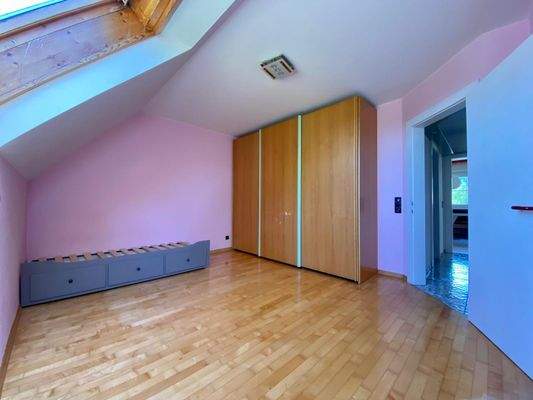 großes Schlafzimmer