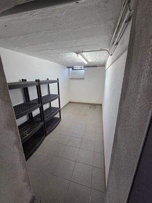 Keller inkl. Regale.jpg