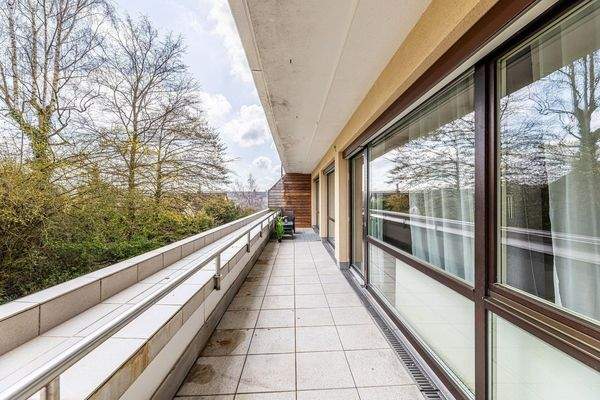 Balkon mit Blick ins Grüne 