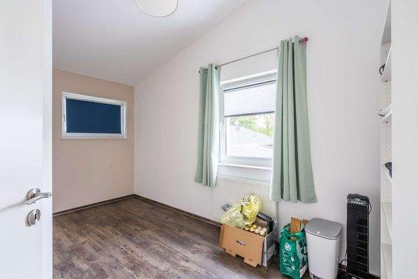 Ankleidezimmer OG Wohnhaus 