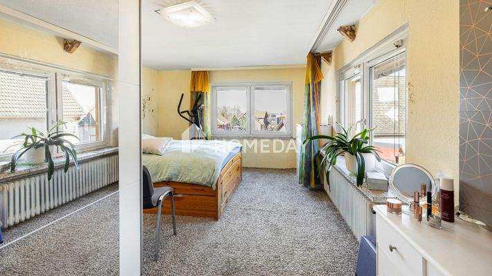 1. OG Schlafzimmer 1 1