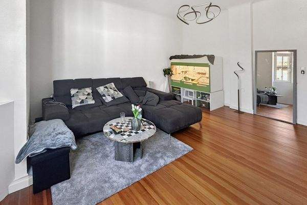 Wohnung Nr. 5, 2. OG rechts- Wohnzimmer 