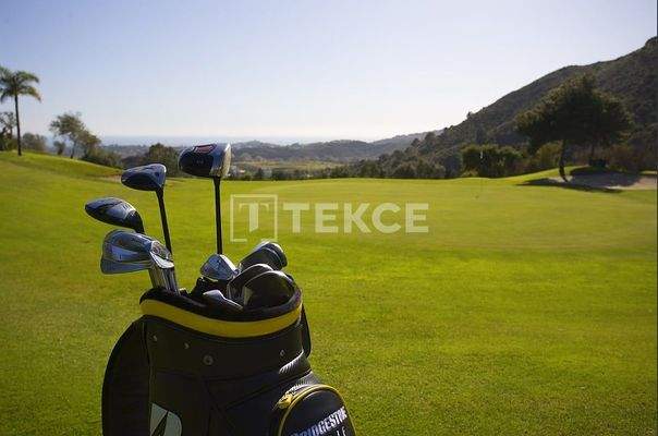 Properties Surrounded by Nature, Close to All Amenities in Benahavís