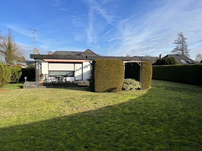 Toller Bungalow auf sonnigem Eckgrundstück, mit großer Terrasse sonniger Lage, viel Potenzial, Ausbaufähig im Erlenring