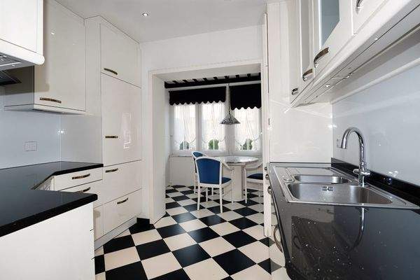 Hier haben Sie Platz für einen kleinen Essbereich