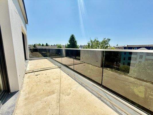 Großzügige Südwest Balkone