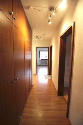 Flur mit Einbauschrank