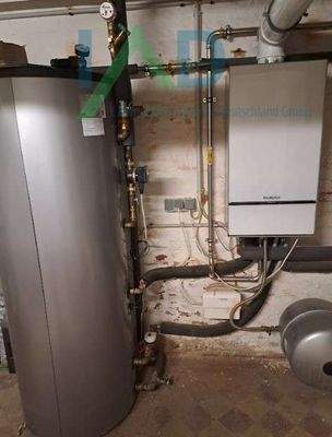 Neue Brennwertheizung mit Wass