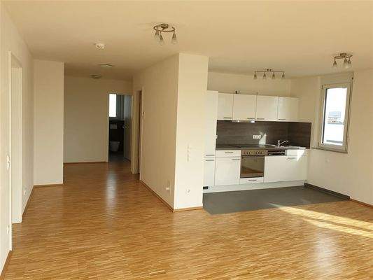 Kueche_Essbereich_Flur