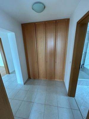 massiver Einbauschrank