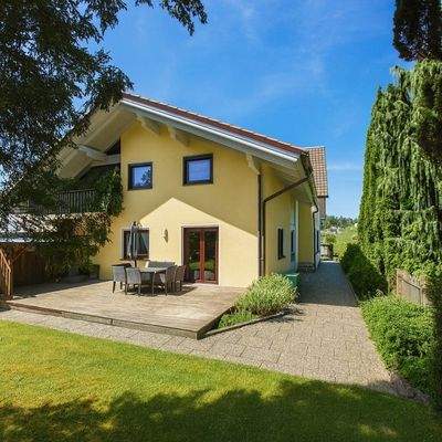 Ansicht Aus II mit Terrasse