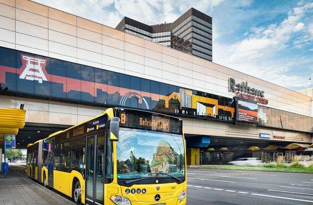 rathaus-galerie-essen-busspiegelung-c-web