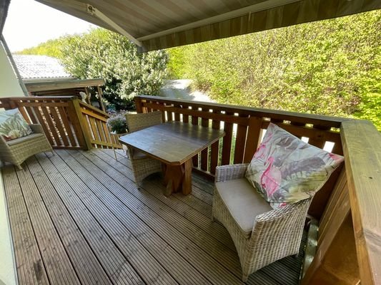 Vordereingang mit Terrasse