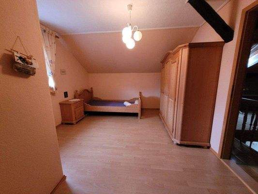 2. Zimmer im Dachgeschoss