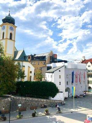 Blick auf das Rathaus und die Stadtkirche