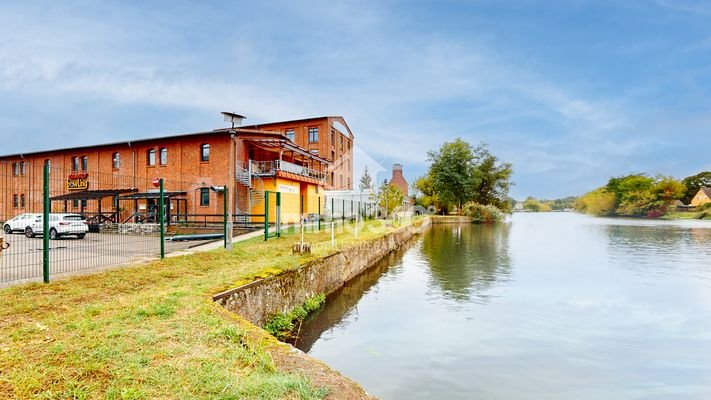 Direkt am Wasser gelegen