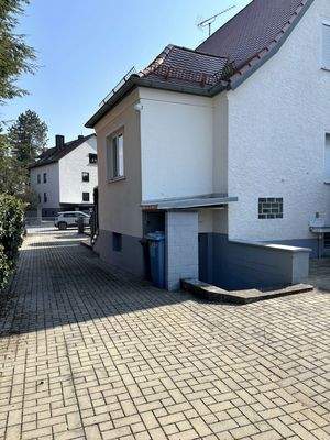 Kellerabgang nach der Gartenarbeit