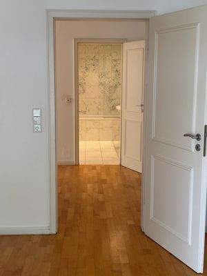 Blick vom SZ ins Bad