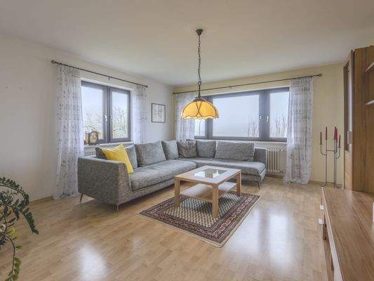 Wohnzimmer 1. OG Bild 1