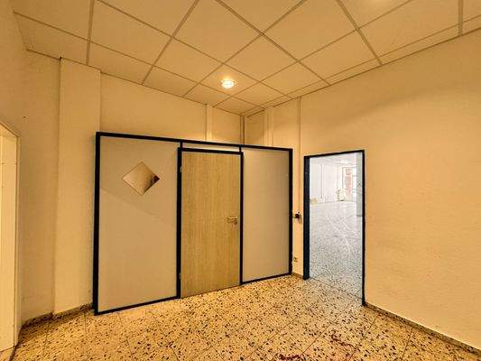 59001.Durchgangsraum z. B. als Büro 