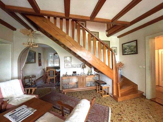 Kamin-Lounge, Treppenaufgang