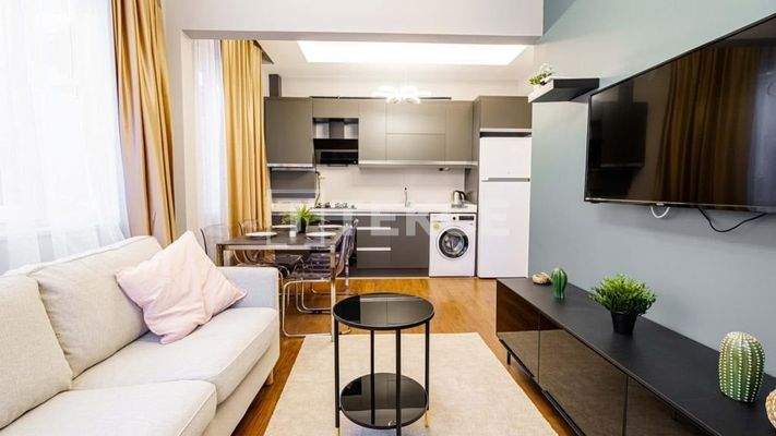 Whole Building in a Corner Position in Istanbul Fatih